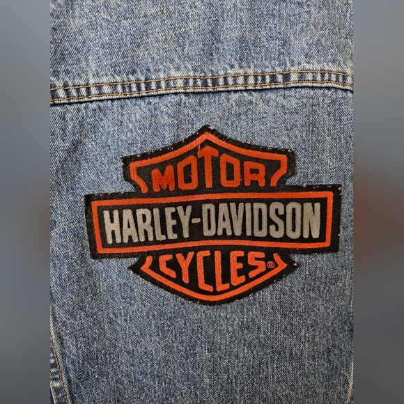 Women's Essential Bar & Shield Denim Jacket - Large - Picture 2 of 5